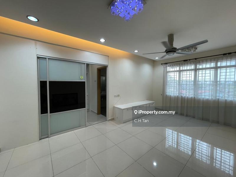 Rumah Teres 3-Tingkat untuk Dijual di Taman Permai Villa, Ampang oleh C.H Tan - iProperty.com.my
