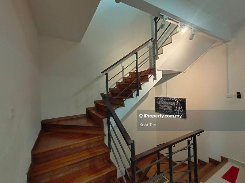 Rumah Berangkai 2.5 Tingkat untuk Dijual di Suria Tropika, Seri Kembangan oleh Kent Tan - iProperty.com.my