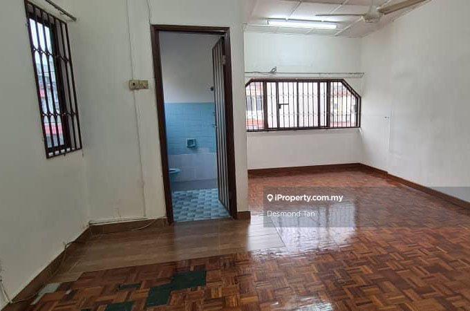 Rumah Teres 2-Tingkat untuk Dijual di Taman Mayang, Petaling Jaya oleh Desmond Tan - iProperty.com.my