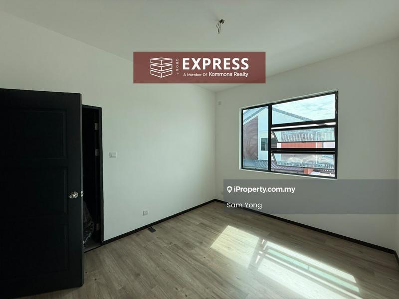 Rumah Teres 2-Tingkat untuk Dijual di Luak Bay, Miri oleh Sam Yong - Bedroom - iProperty.com.my
