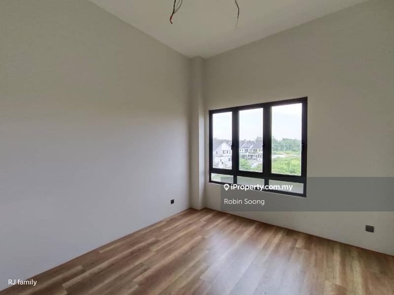 3-storey Terraced House for Sale in 8 Residence, Padang Temu, Ujong Pasir by Robin Soong - iProperty.com.my