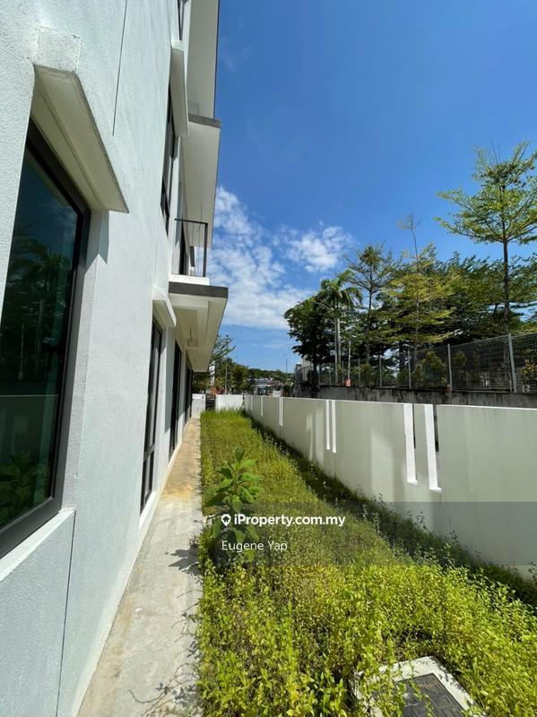 Rumah Teres 3-Tingkat untuk Dijual di Bukit Rahman Putra, Sungai Buloh oleh Eugene Yap - iProperty.com.my