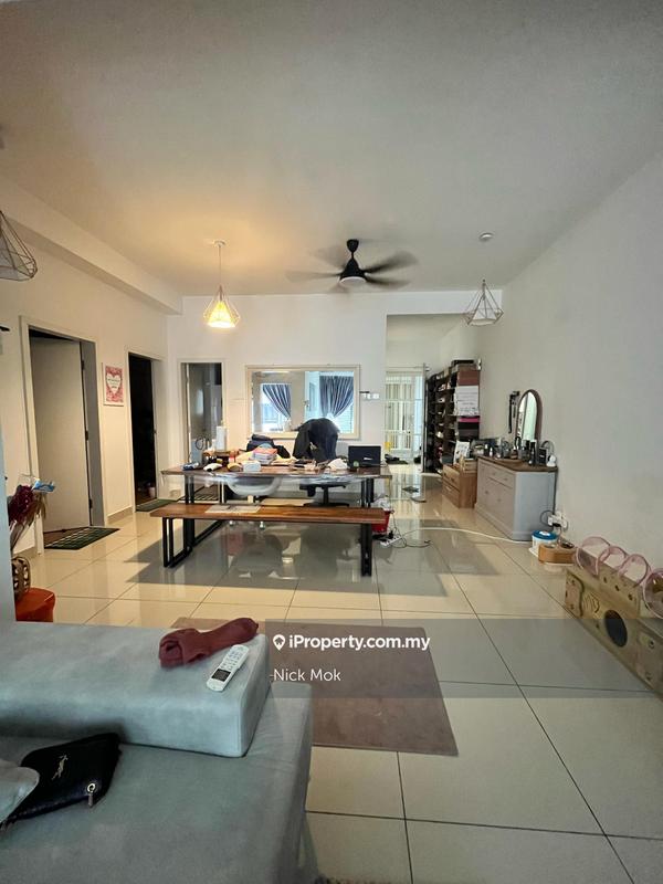 For Sale - Paramount Utropolis