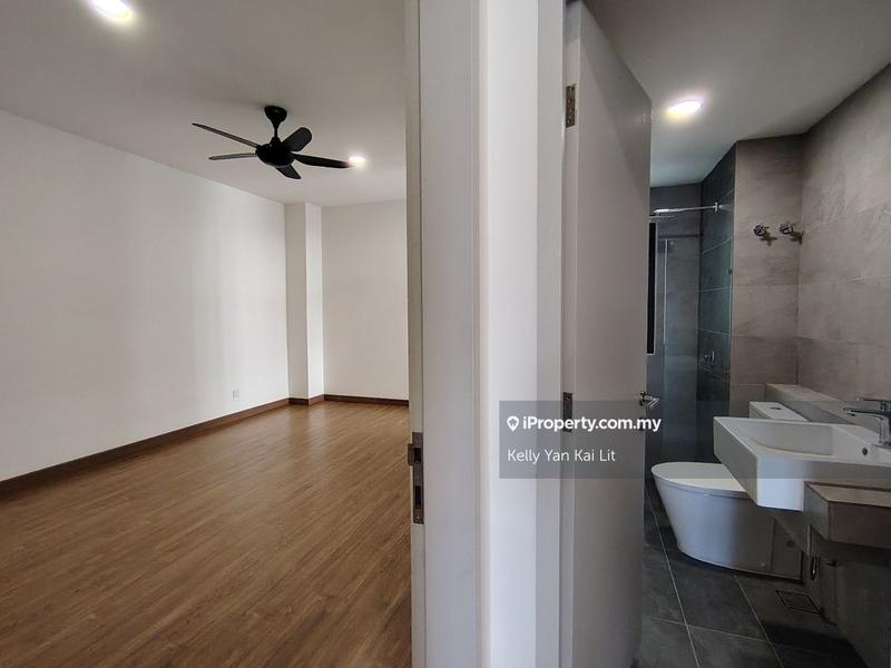 Rumah Teres 3-Tingkat untuk Dijual di Park Residence, Seri Kembangan oleh Kelly Yan Kai Lit - iProperty.com.my