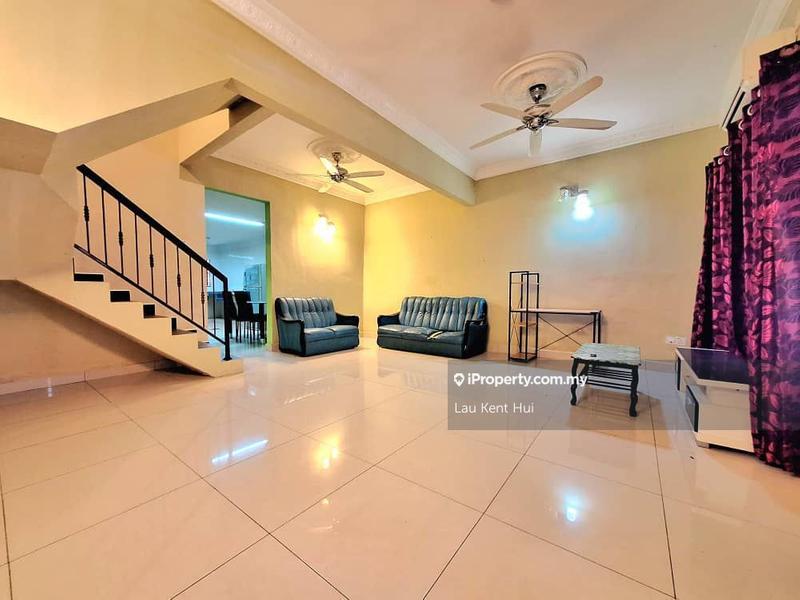 2-storey Terraced House untuk Dijual di Taman Pinggiran Putra, Seri Kembangan oleh Lau Kent Hui - iProperty.com.my