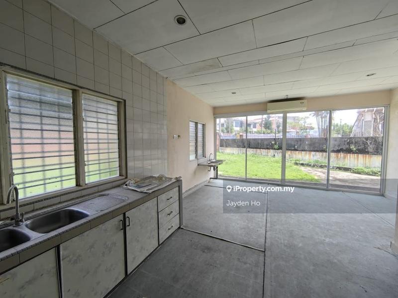 Bungalow House for Sale in Sea Park, Petaling Jaya by Jayden Ho - iProperty.com.my