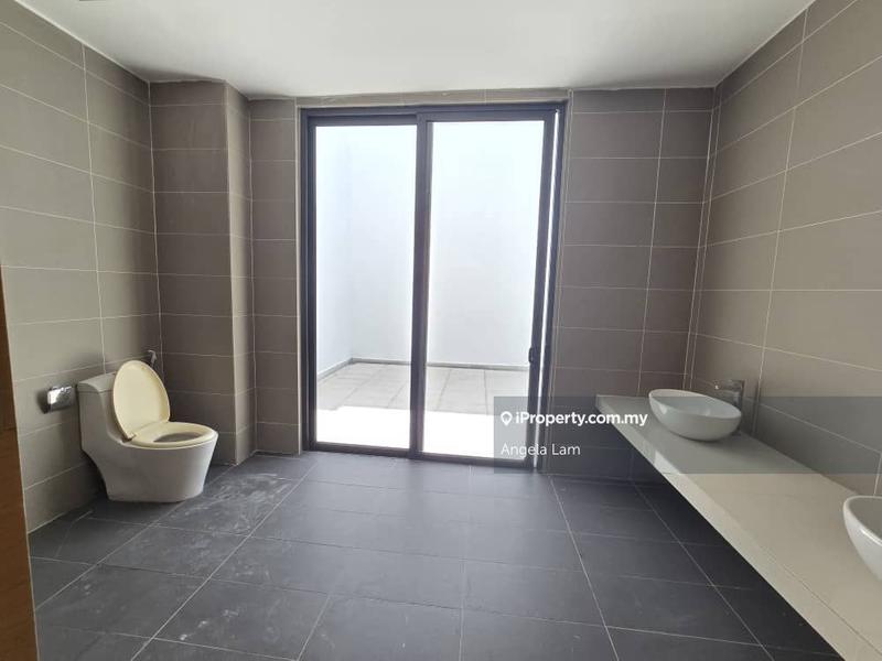 4-storey Terraced House for Sale in Empire Residence Petaling Jaya, Damansara Perdana by Angela Lam - iProperty.com.my