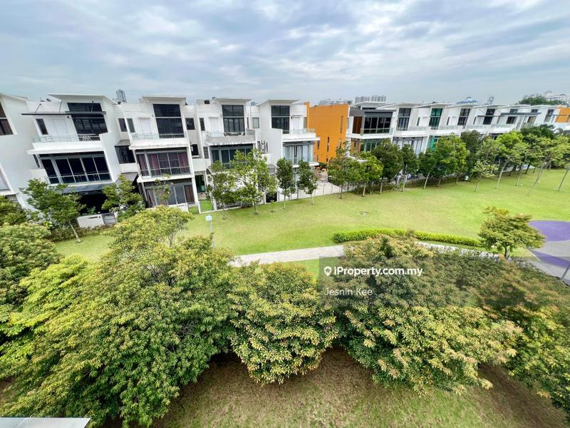 Rumah Berangkai 3 Tingkat untuk Dijual di Lake Fields, Sungai Besi oleh Jesnin Kee - iProperty.com.my