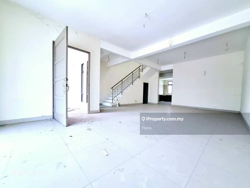 Rumah Teres 2-Tingkat untuk Dijual di Lakeside Residences, Puchong oleh Flora - iProperty.com.my