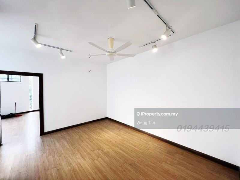 3-storey Terraced House for Sale in Laman Glenmarie, Glenmarie by Weng Tan - iProperty.com.my