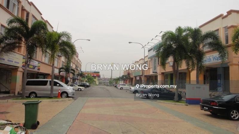 For Rent - Prima Saujana shop for rent