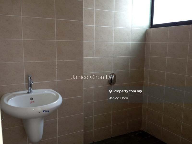 Rumah Berangkai 3 Tingkat untuk Disewa di Kinrara Residence, Puchong oleh Janice Chen - iProperty.com.my