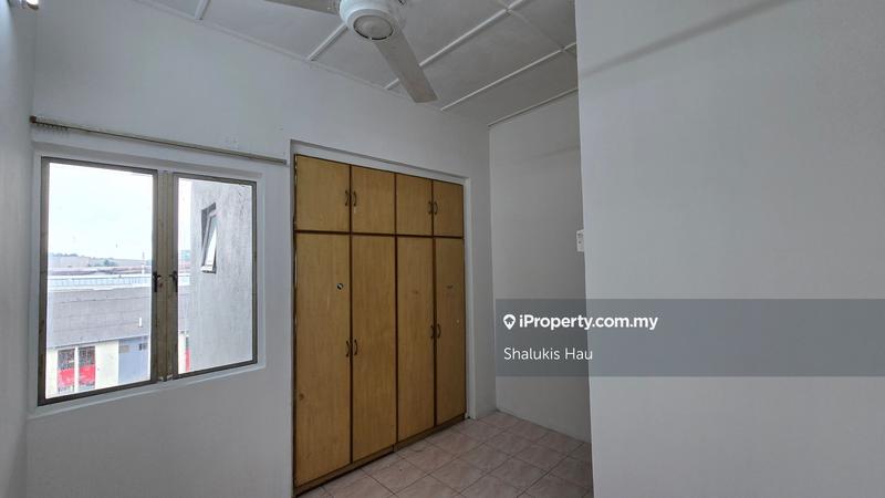 Apartment for Sale in Pelangi Court by Shalukis Hau - iProperty.com.my