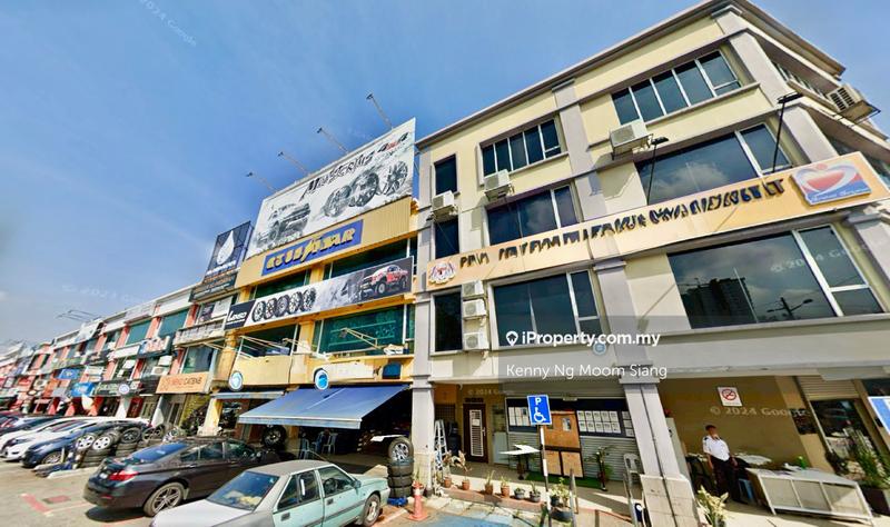 For Rent - ( Corner ) Batu Caves Taman Selaseh 4 Storey Shop ( Rent ), Taman Selasih Fasa II, Selangor