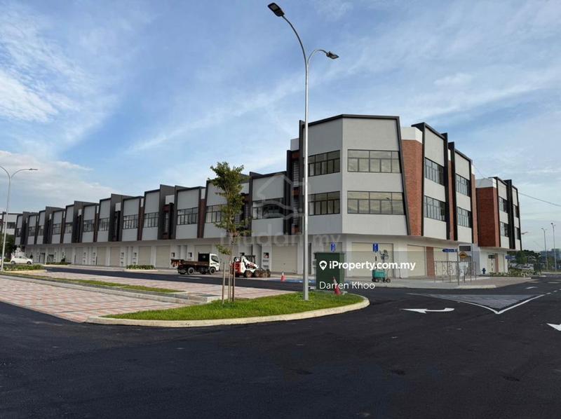 For Rent - Gamuda cove Bay Street Dengkil Brand new 2 storey shop 22x75
