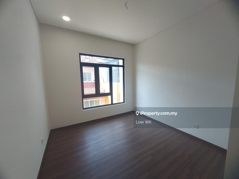 Rumah Berangkai 3 Tingkat untuk Dijual di Happy Garden, Kuchai Lama oleh Low WK - iProperty.com.my