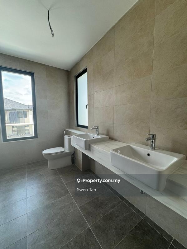 Rumah Berangkai 2 Tingkat untuk Dijual di Telok Panglima Garang, Selangor oleh Swen Tan - iProperty.com.my