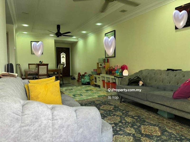 Kondominium untuk Dijual di Amadesa Resort Condominium oleh SL Yap - Living Room - iProperty.com.my