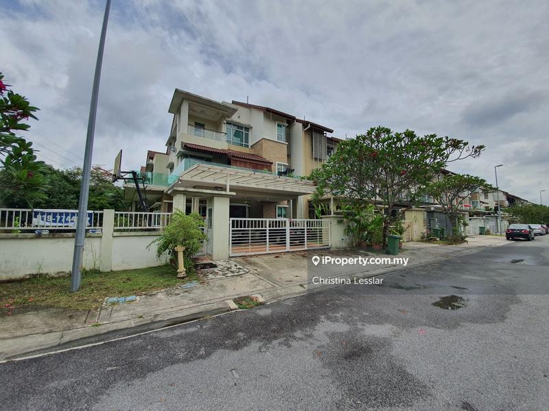 Rumah Berangkai 3 Tingkat untuk Dijual di USJ Heights, Subang Jaya oleh Christina Lesslar - iProperty.com.my