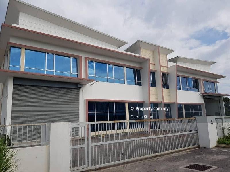 For Sale - Taman perindustrian Air hitam @ Bandar Bestari Klang 1.5 storey Semi-D factory