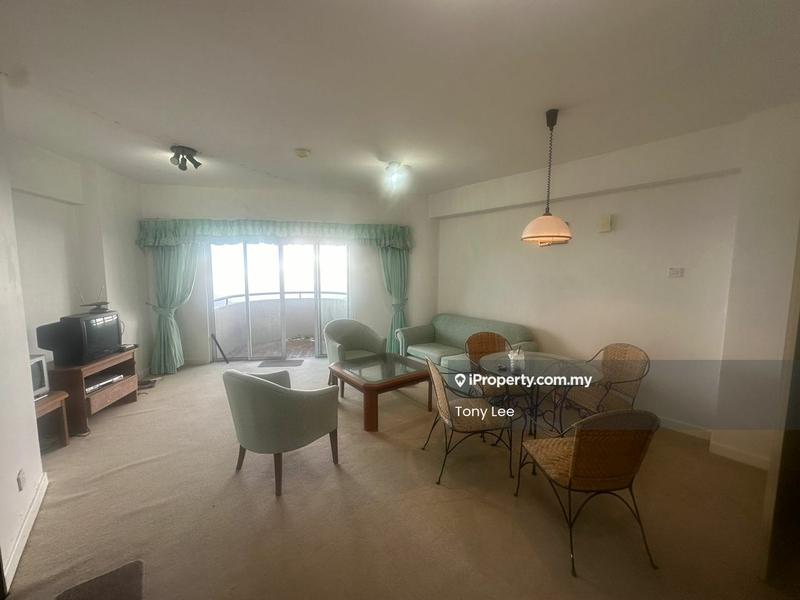 Apartment for Sale in Golden Hills Resort (Amber Court Apartment) by Tony Lee - Living Room - iProperty.com.my