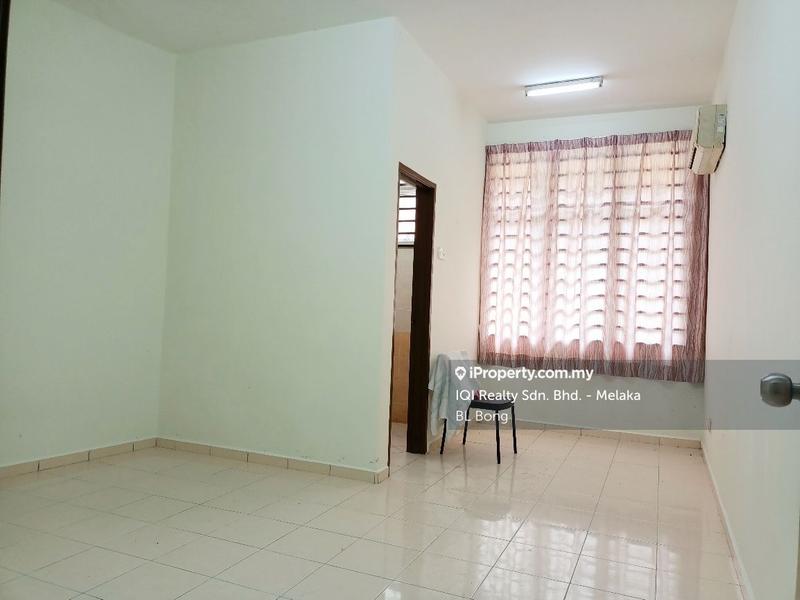 Pangsapuri untuk Dijual di Pangsapuri Bukit Beruang Permai (University Green) oleh BL Bong - iProperty.com.my