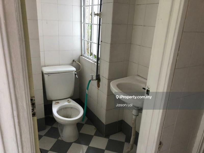 Shop / Office for Rent in Bukit Rahman Putra, Sungai Buloh by Jason Lai - Bathroom - iProperty.com.my