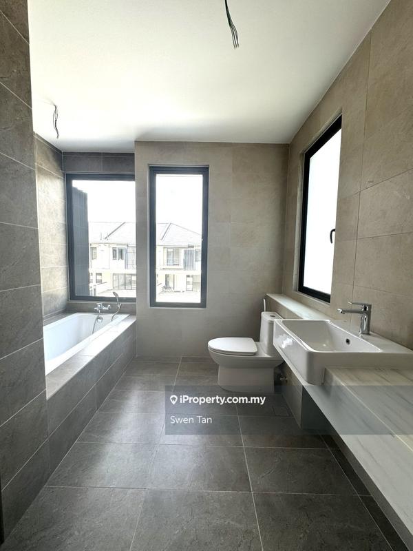 Rumah Berangkai 2 Tingkat untuk Dijual di Telok Panglima Garang, Selangor oleh Swen Tan - iProperty.com.my