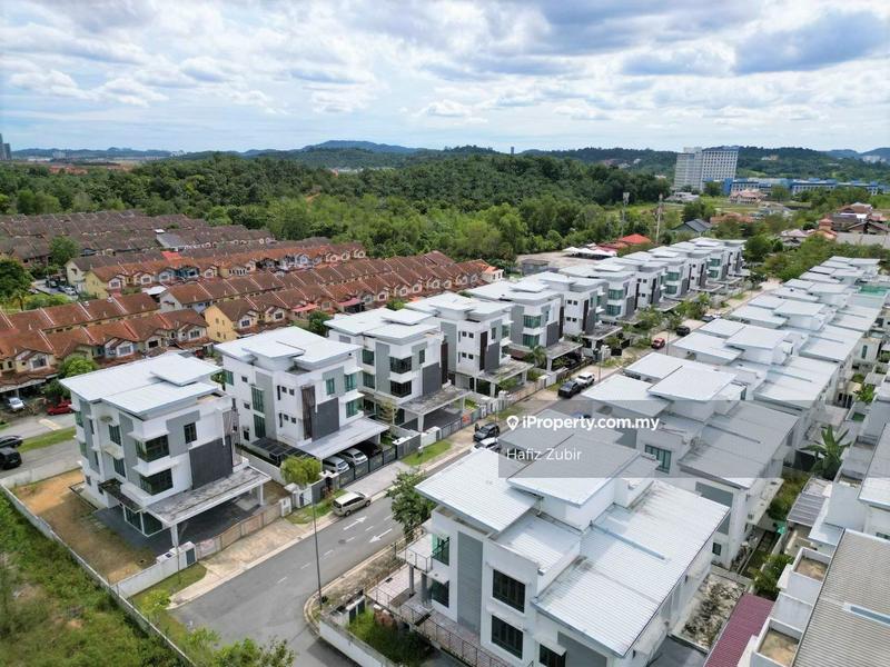 Semi-Detached House for Sale in Kajang, Selangor by Hafiz Zubir - iProperty.com.my