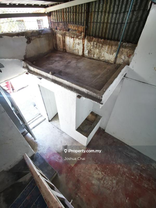 Kedai untuk Dijual di Georgetown, George Town oleh Joshua Chai - Back Door leading to back alley - iProperty.com.my