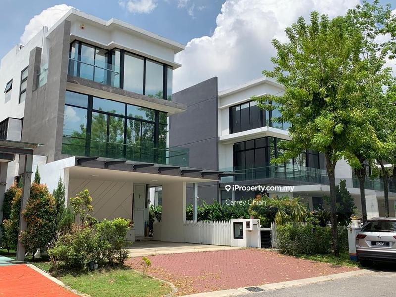 Semi-Detached House for Sale in Lake Edge, Puchong by Carrey Chiah - iProperty.com.my