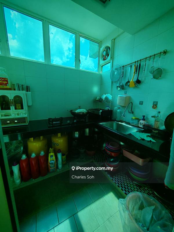 Kondominium untuk Dijual di First Residence (Residensi Unggul) oleh Charles Soh - iProperty.com.my