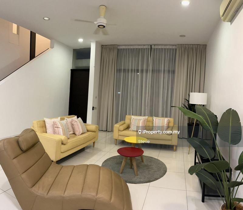 3-storey Terraced House for Sale in seri kembangan, Seri Kembangan by Steve - Living Room - iProperty.com.my