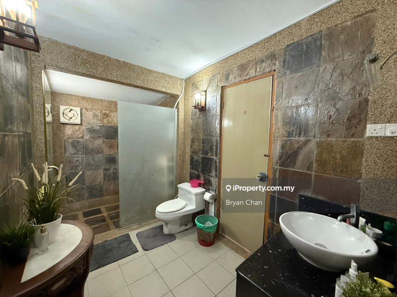 Bungalow House for Sale in Seksyen 11, Petaling Jaya by Bryan Chan - iProperty.com.my