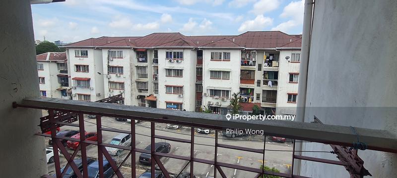 Pangsapuri untuk Dijual di Taman Serdang Raya Seksyen 3 Apartment oleh Philip Wong - iProperty.com.my