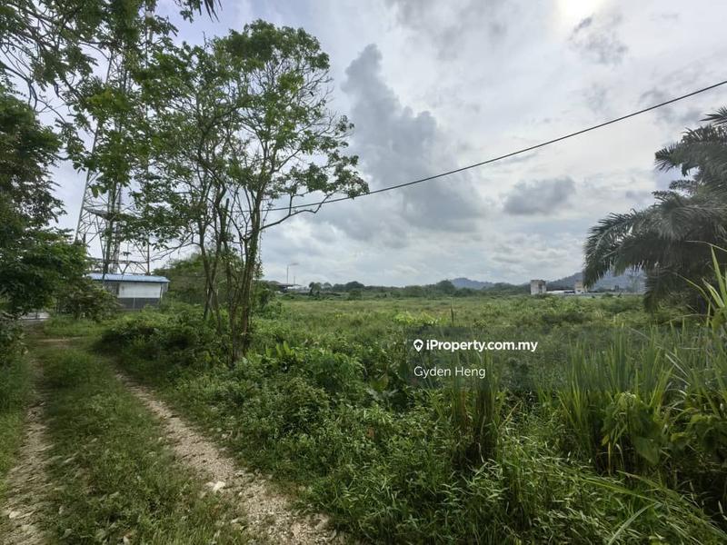 Agricultural Land for Sale in Batu Enam, Kota Tinggi by Gyden Heng - iProperty.com.my