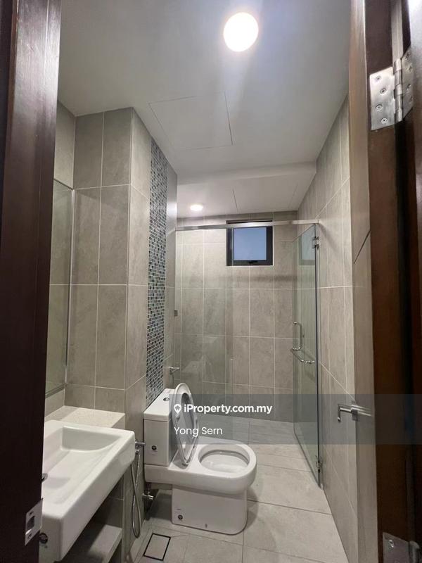 Condominium for Sale in Queens Residences Q1 @ Queens Waterfront by Lau Yong Sern - Bathroom - iProperty.com.my