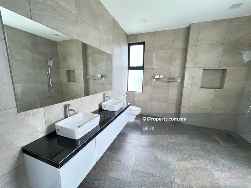 Bungalow House for Sale in Subang Heights, Subang Jaya by Lai Yk - iProperty.com.my