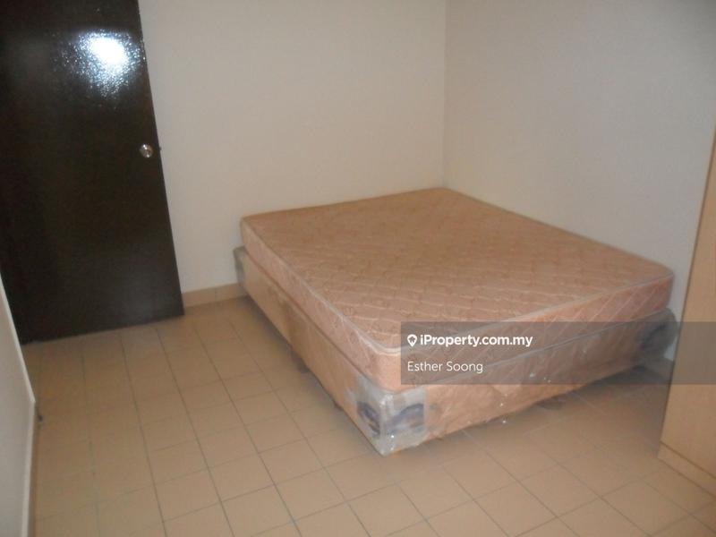Condominium for Sale in Perdana Exclusive by Esther Soong - iProperty.com.my