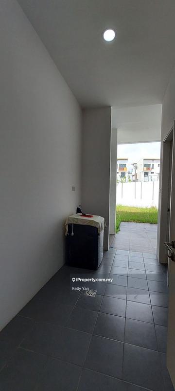 Rumah Berkembar untuk Dijual di Bandar Sungai Long, Selangor oleh Kelly Yan Kai Lit - iProperty.com.my