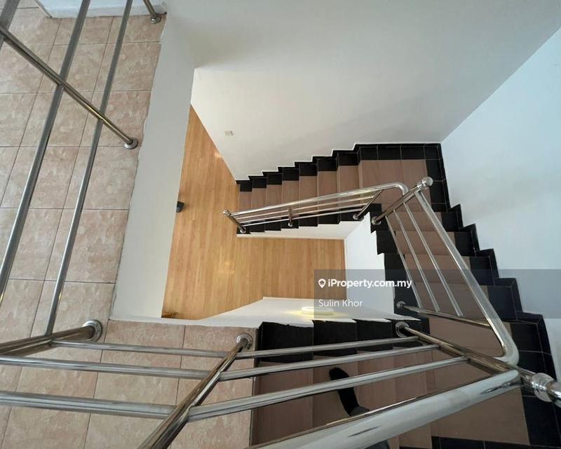 Rumah Berkembar untuk Dijual di Bandar Putra Permai, Seri Kembangan oleh Sulin Khor - iProperty.com.my
