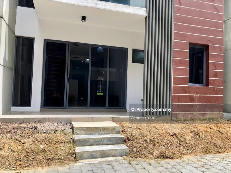 Townhouse for Sale in Sutera Damansara, Damansara Damai by Jennifer Yap - iProperty.com.my
