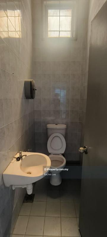 For Rent - Kg Baru Subang,Shah Alam,3 Storey Warehouse