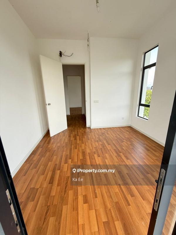 Rumah Berkembar untuk Dijual di Eco Grandeur, Puncak Alam oleh Ka Ee - iProperty.com.my