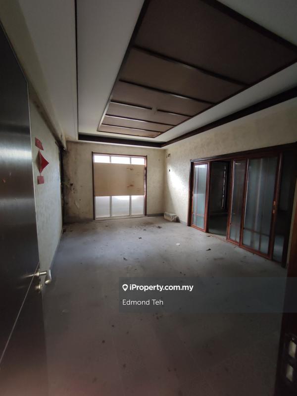 Bungalow House for Sale in Taman Overseas Union (Taman Oug), Jalan Klang Lama (Old Klang Road) by Edmond Teh - iProperty.com.my
