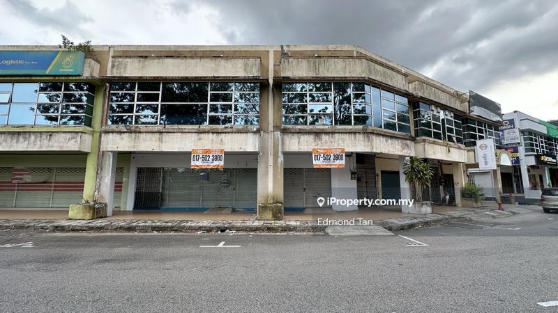 For Sale - Kledang Permai Menglembu Huge Intermediate Shop Below Bank Value Ipoh