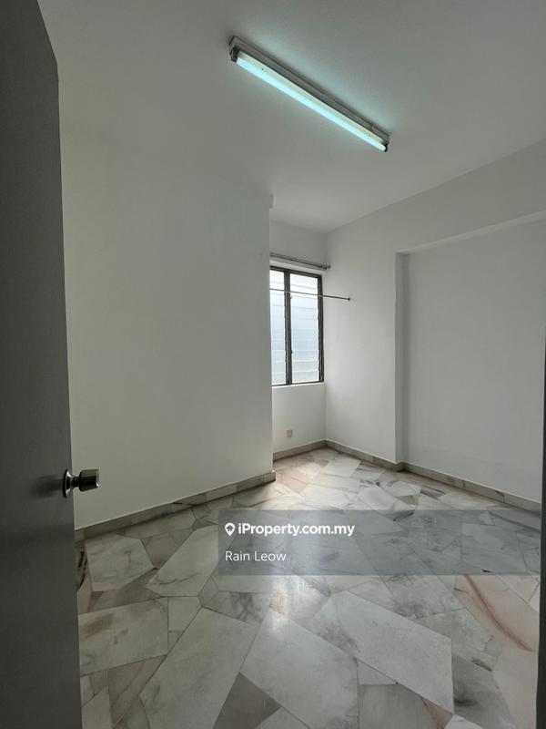 Rumah Pangsa untuk Dijual di Desa Tasik Fasa 1A oleh Rain Leow - iProperty.com.my