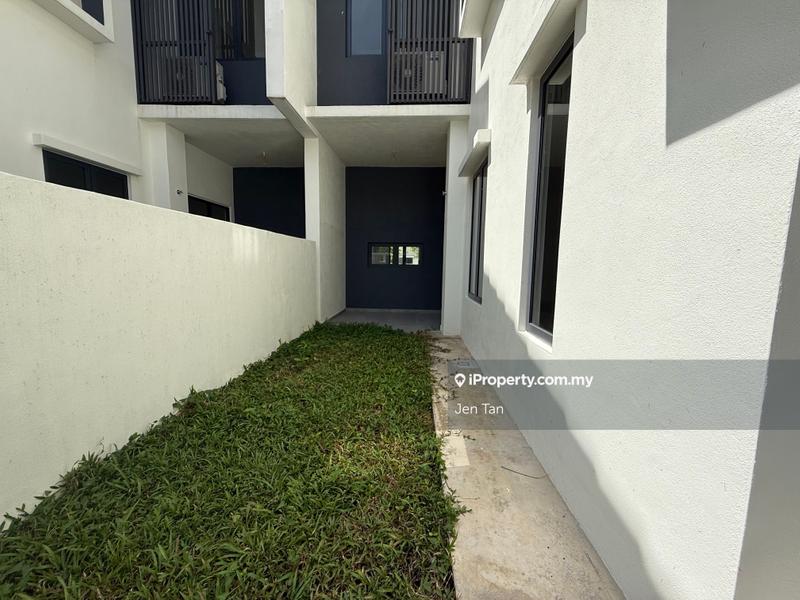 2-storey Terraced House for Sale in 402a6, Telok Panglima Garang by Jen Tan - iProperty.com.my
