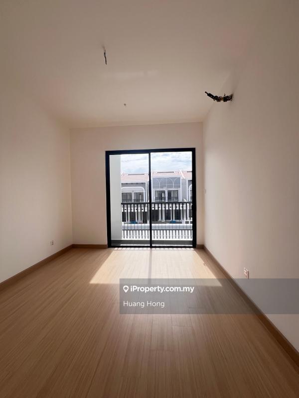 Rumah Berangkai 2 Tingkat untuk Dijual di Setia Safiro, Cyberjaya oleh Huang Hong - iProperty.com.my