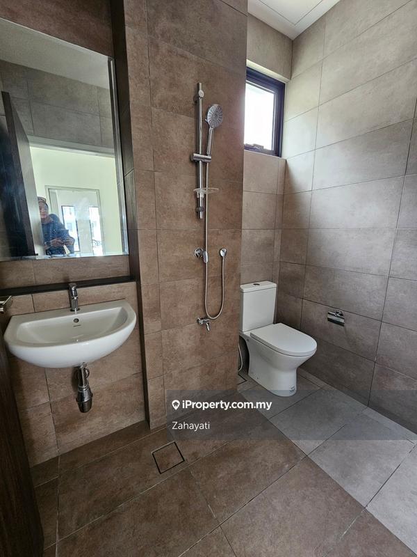 Rumah Berangkai 2 Tingkat untuk Dijual di Elmina East, Intermediate Ilham Residences 2, Shah Alam oleh Zahayati - iProperty.com.my